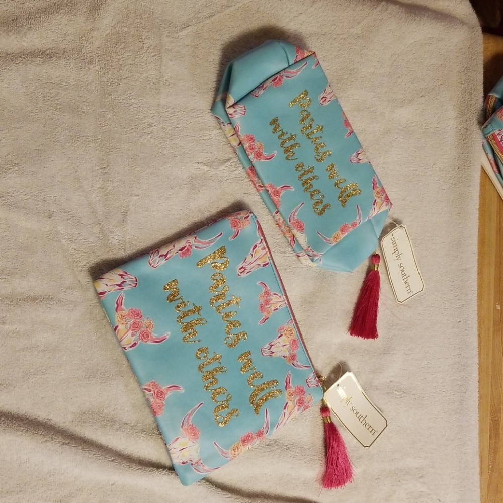 Simply Southern zipper bags. Set of 2 NWT